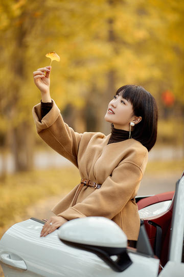 陈梦程潇偷偷比肤色